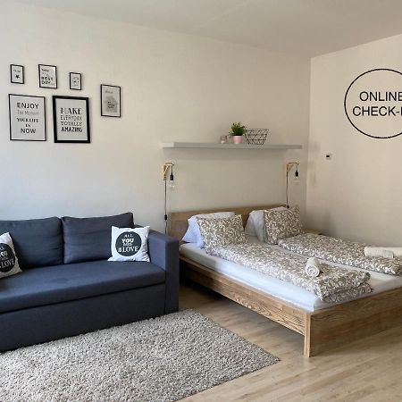 Satys Apartments اوسترافا المظهر الخارجي الصورة